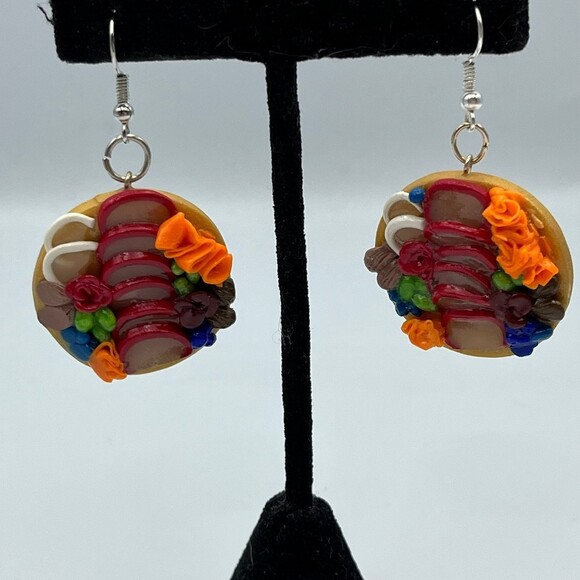 Handmade polymer clay charcuterie board Earrings - Picture 4 of 6